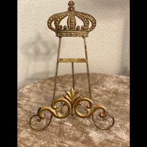 Crown Easel Stand